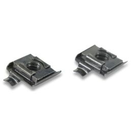 Matice uchycení blatníku na práh 64-70